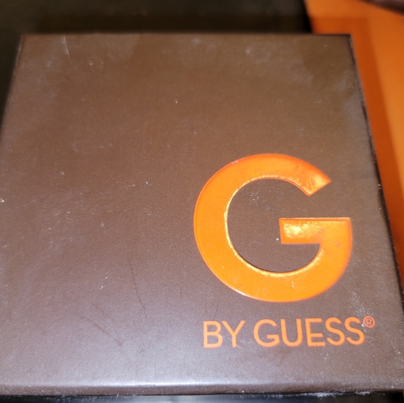 GUESS ORIGINAL watch. Animal print. Gold Toned. - Picture 7 of 7